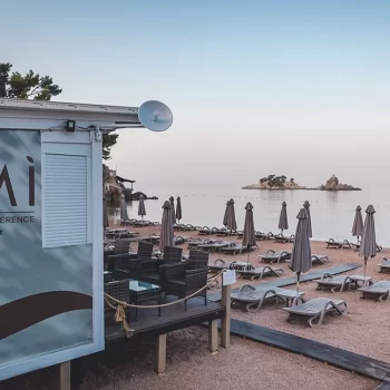 Hotel Ami Petrovac - Figura 1